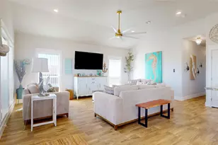 957 Alberdie Dr, Crystal Beach, TX 77650 - Photo 9