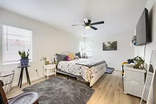8927 Langdon Ln, Houston, TX 77036 - Photo 21