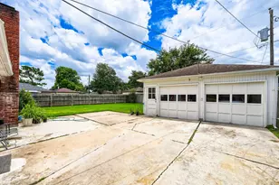 8927 Langdon Ln, Houston, TX 77036 - Photo 33