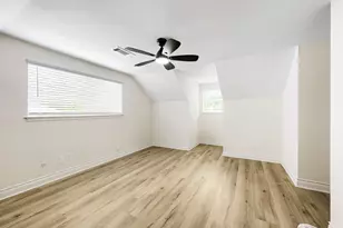 8927 Langdon Ln, Houston, TX 77036 - Photo 23