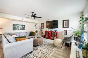 8927 Langdon Ln, Houston, TX 77036 - Photo 11