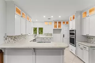 6 Thornhedge Ct, The Woodlands, TX 77381 - Photo 9