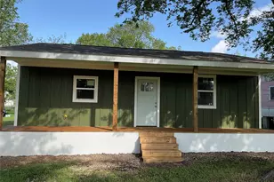 808 Josephine St, Yoakum, TX 77995 - Photo 5