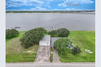 748 W Bayshore Drive, Palacios, TX 77465 - Photo 49