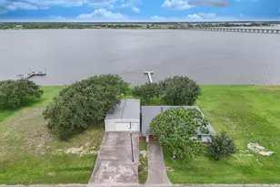 748 W Bayshore Dr, Palacios, TX 77465 - Photo 49