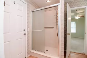 748 W Bayshore Dr, Palacios, TX 77465 - Photo 29