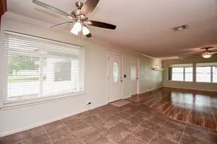 748 W Bayshore Dr, Palacios, TX 77465 - Photo 7