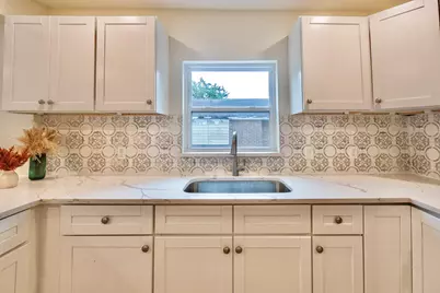 529 S Illinois Avenue, League City, TX 77573 - Photo 11