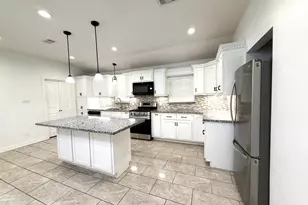 5763 Westover St, Houston, TX 77033 - Photo 5