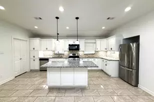 5763 Westover St, Houston, TX 77033 - Photo 3