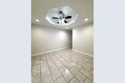 5763 Westover Street, Houston, TX 77033 - Photo 9