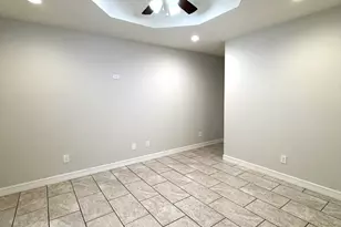 5763 Westover St, Houston, TX 77033 - Photo 9