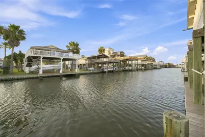 22118 Matagorda Drive, Galveston, TX 77554 - Photo 3