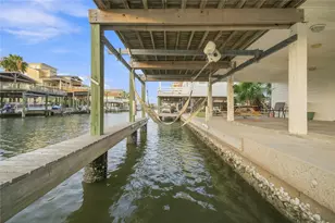 22118 Matagorda Dr, Galveston, TX 77554 - Photo 7