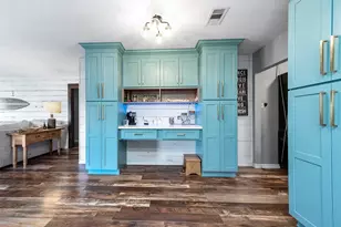 325 Ling St, Bayou Vista, TX 77563 - Photo 11