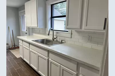 912 W Cleveland Street, Alvin, TX 77511 - Photo 1