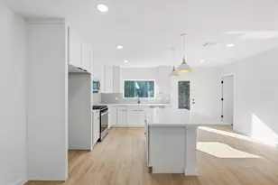 211 N Jenkins St, Houston, TX 77003 - Photo 9