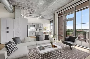 1616 Fountain View Dr, Houston, TX 77057 - Photo 1