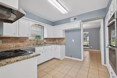 6715 Greenvale Lane, Houston, TX 77066 - Photo 13