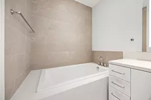 2323 W Main St, Houston, TX 77098 - Photo 21