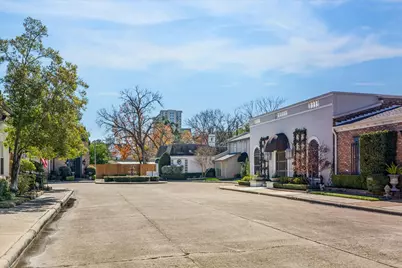 2102 Canongate Drive, Houston, TX 77056 - Photo 43