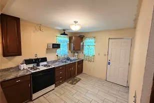 204 Kangaroo, Onalaska, TX 77360 - Photo 3