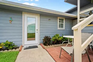 715 31st St, Galveston, TX 77550 - Photo 1