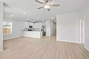 9715 Caney Bend Rd, Conroe, TX 77303 - Photo 7