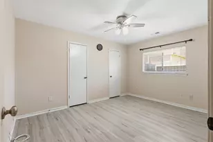 8227 Squires Pl Dr, Houston, TX 77083 - Photo 25