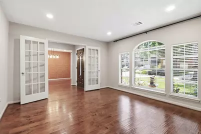 8227 Squires Place Drive, Houston, TX 77083 - Photo 5