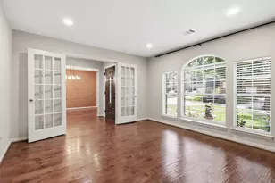 8227 Squires Pl Dr, Houston, TX 77083 - Photo 5