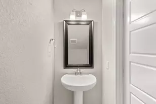 1002 Shepherd Oaks Dr, Houston, TX 77018 - Photo 19