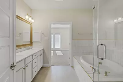 1002 Shepherd Oaks Drive, Houston, TX 77018 - Photo 33