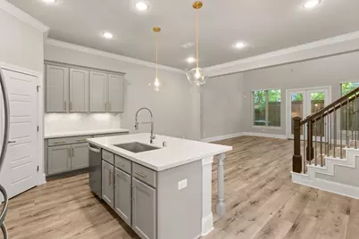 1002 Shepherd Oaks Drive, Houston, TX 77018 - Photo 15