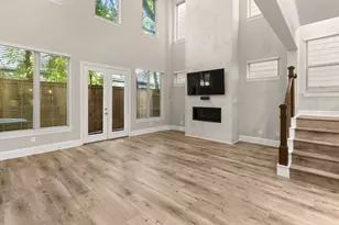 1002 Shepherd Oaks Dr, Houston, TX 77018 - Photo 7