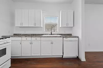 815 N 14th Street, Nederland, TX 77627 - Photo 11