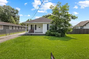 815 N 14th St, Nederland, TX 77627 - Photo 1