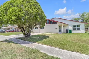 5815 Schevers St, Houston, TX 77033 - Photo 11