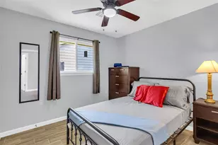 5815 Schevers St, Houston, TX 77033 - Photo 13