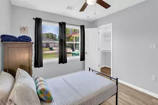 5815 Schevers St, Houston, TX 77033 - Photo 17