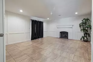 825 Fairmont Pkwy, Pasadena, TX 77504 - Photo 9