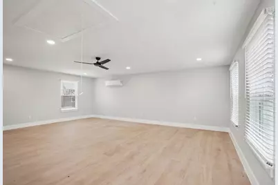 1410 Elliott Street #B, Houston, TX 77023 - Photo 7