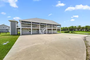 2372 Sand Bar Ln, Crystal Beach, TX 77650 - Photo 3