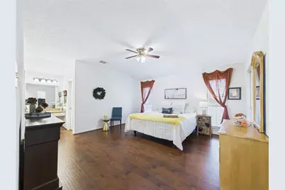 2815 Village Dale Avenue, Houston, TX 77059 - Photo 3
