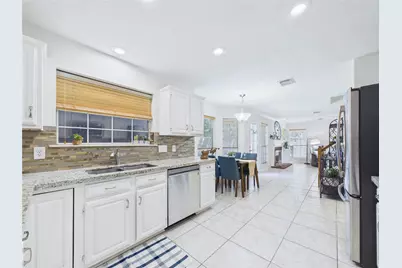 2815 Village Dale Avenue, Houston, TX 77059 - Photo 9