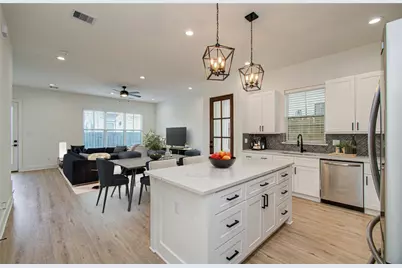 6420 Highland Pine Lane, Houston, TX 77091 - Photo 9