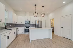 6420 Highland Pine Ln, Houston, TX 77091 - Photo 13