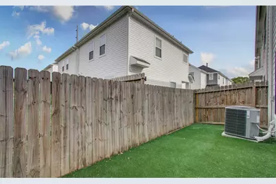 6420 Highland Pine Lane, Houston, TX 77091 - Photo 33