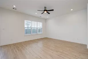 6420 Highland Pine Ln, Houston, TX 77091 - Photo 17