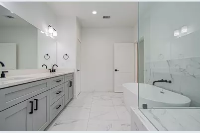 6420 Highland Pine Lane, Houston, TX 77091 - Photo 21